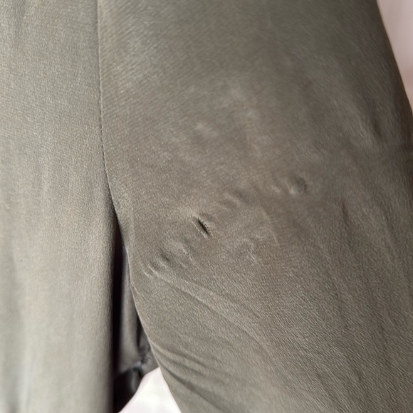 Charlie Jade Olive Green 100% Silk Romper Roll Up Sleeves & Hems Sz S - Picture 10 of 11